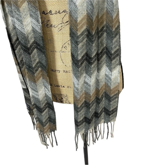 Boutique Chevron Aztec Boho Hippie Fringe Scarf - Picture 6 of 8